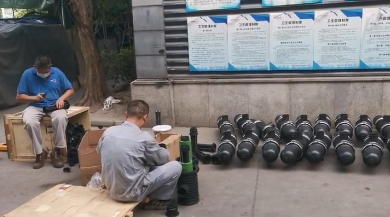 疊片污水處理器，正在裝配